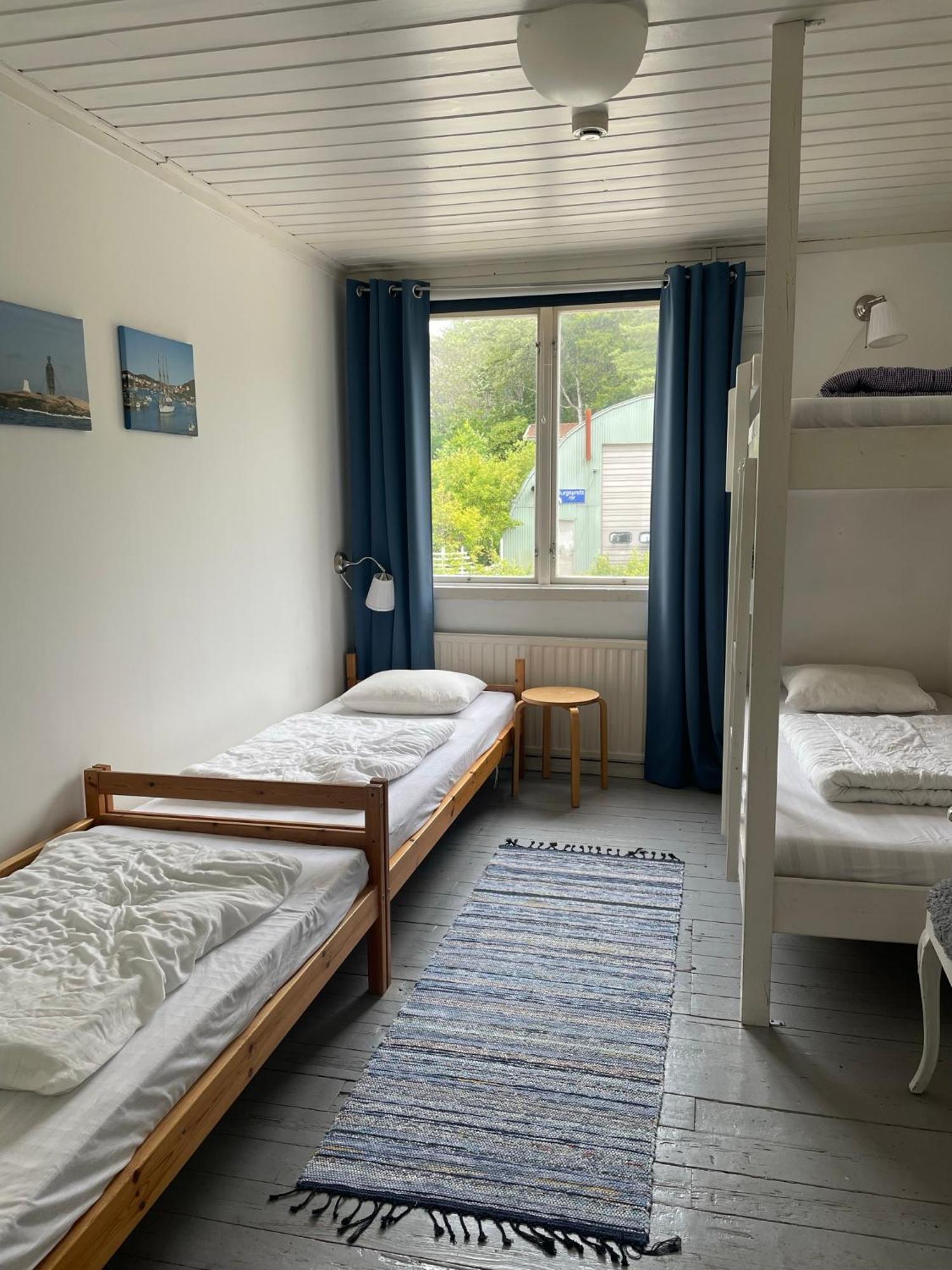 Kustnaera Vandrarhem Hamburgsund Bilik gambar