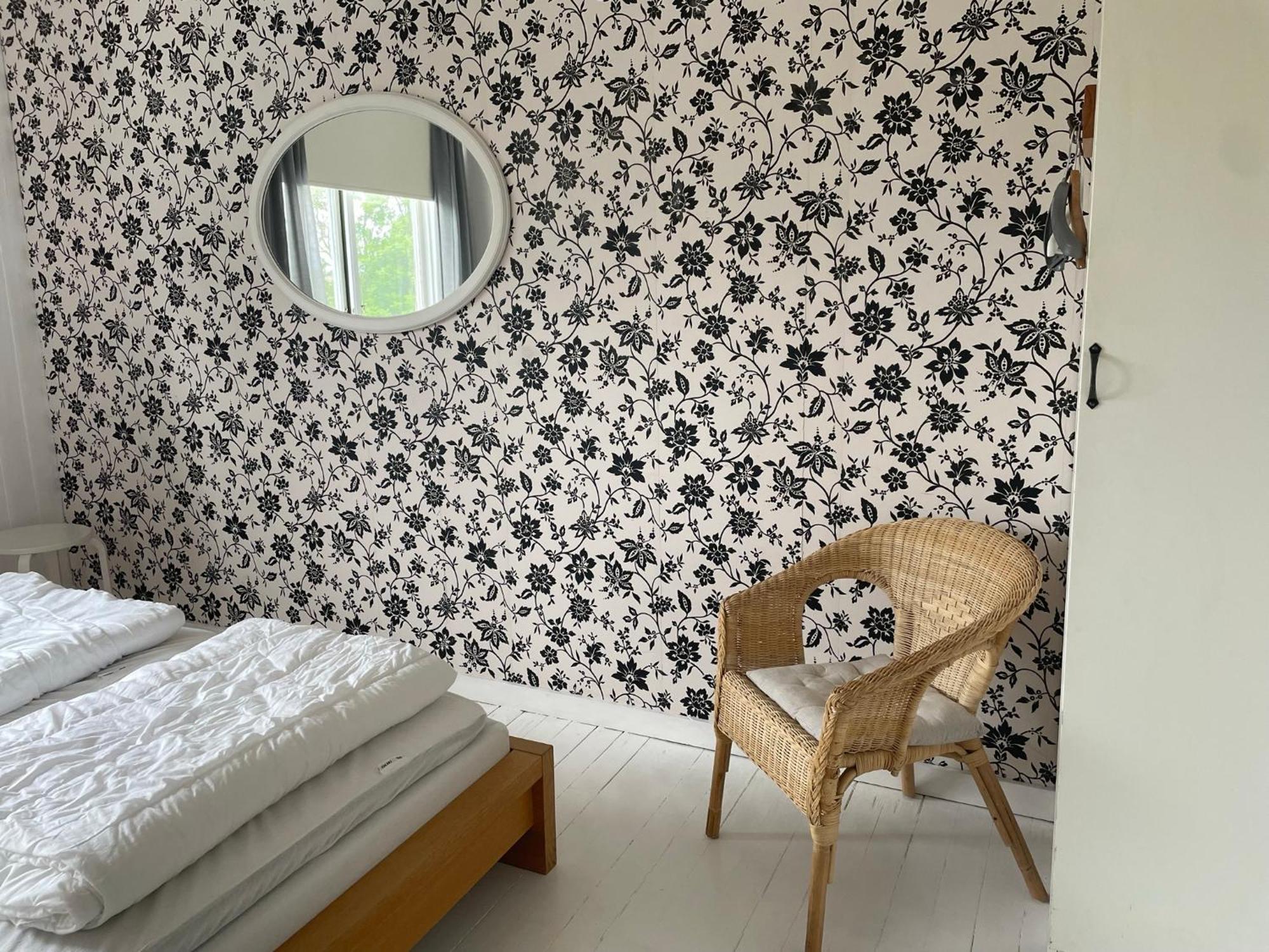 Kustnaera Vandrarhem Hamburgsund Bilik gambar